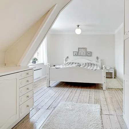 8 Person In N Rre Nebel Feriehus *